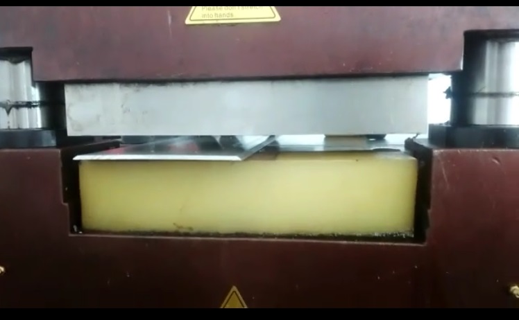 BASBAR CUTTING CORTE BASBAR