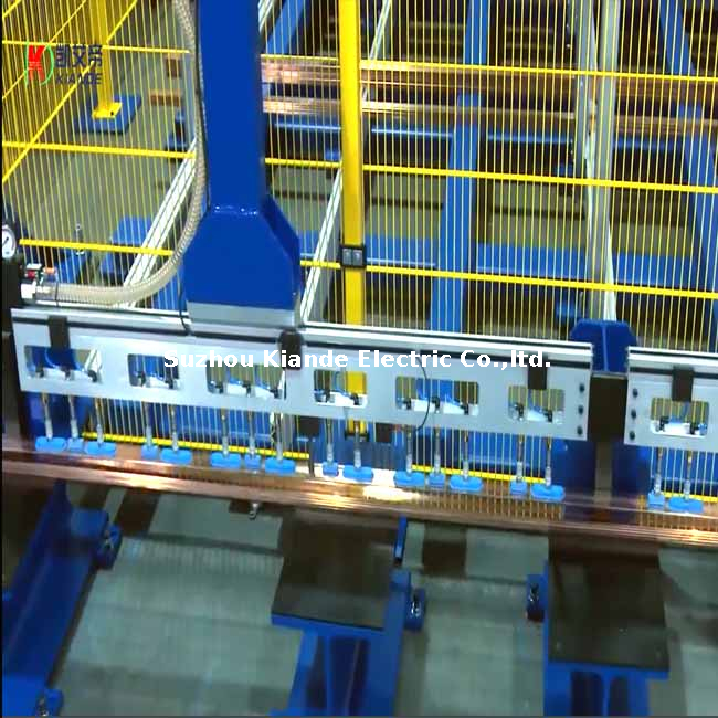 Sistema de armazenamento automático multifuncional de matéria-prima de barramento