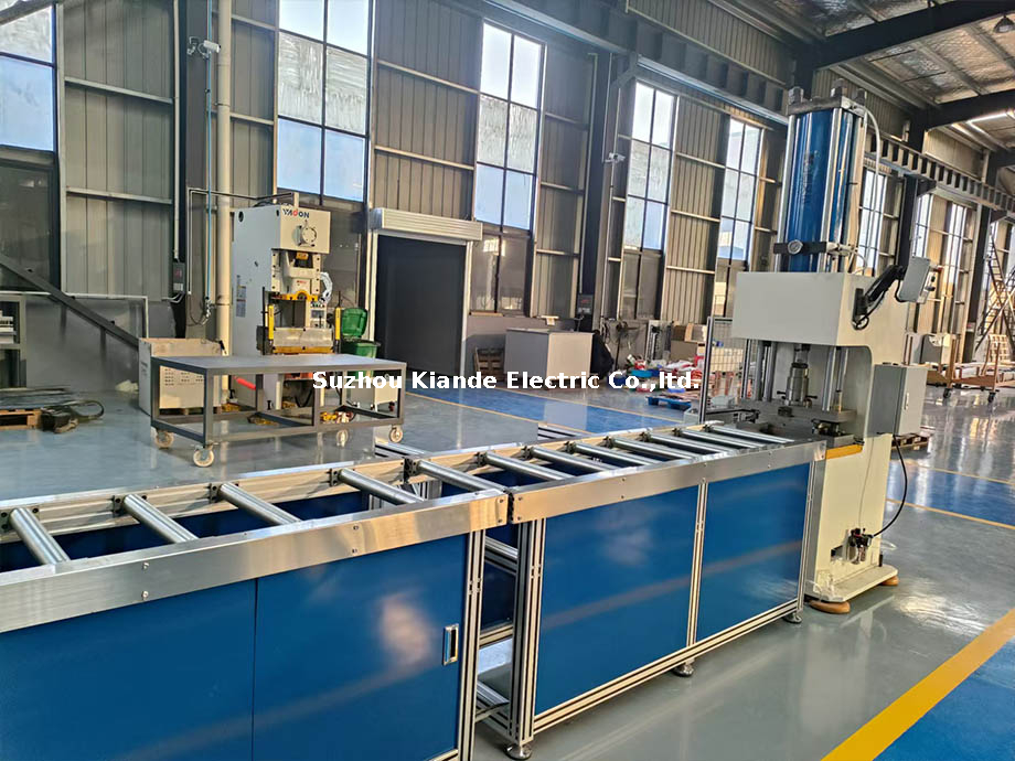 Equipamento de processamento de barramentos no chão de fábrica