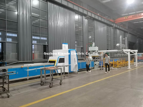 Máquina de processamento multifuncional de condutores de barramento