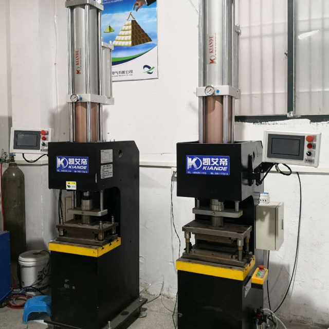 Máquina perfuradora hidráulica de barramento digital para dobra de barramento