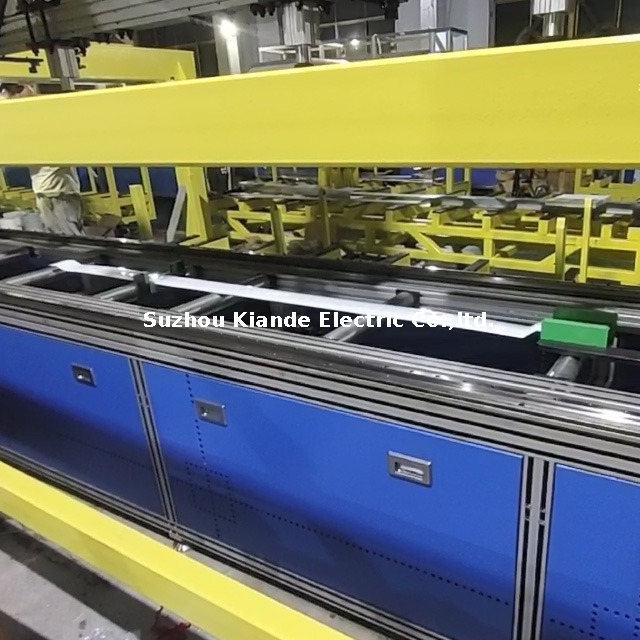 Máquina embaladora automática de barramentos